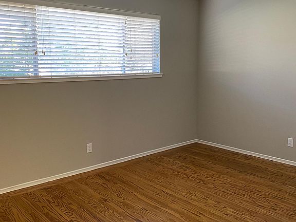 4th image of 211 Lincoln Ave #2