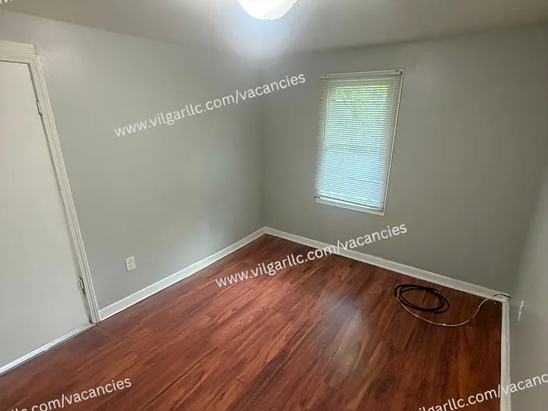 4842 Northcote Ave — Photo 12