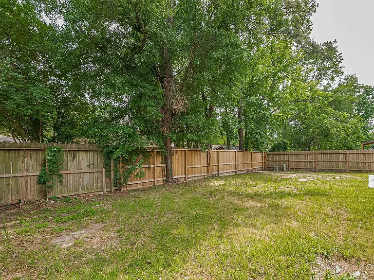 2606 Lexington Woods Dr — Photo 41