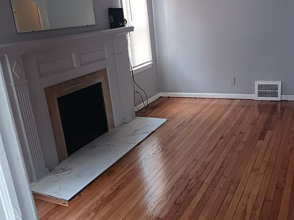 3rd image of 18254 Saint Marys St