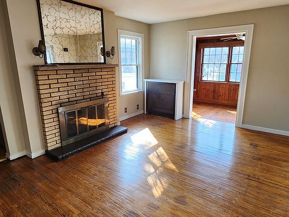 5th image of 1628 Greenwood Ave