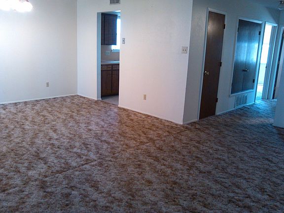 4th image of 724 Laurelwood Dr APT B