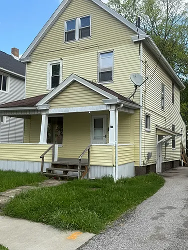 29 Whitney Ave N Photo 1