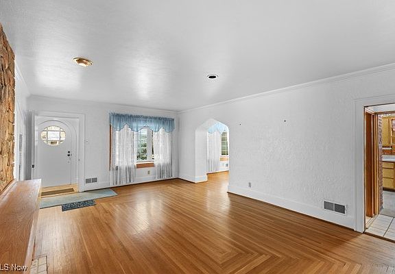 3rd image of 3521 Lindberg Way