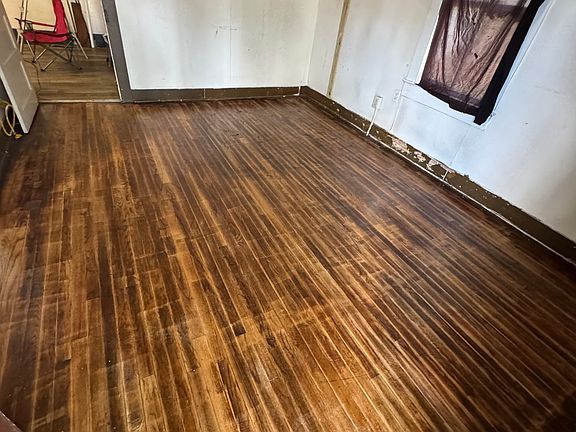 5th image of 310 Bellot St
