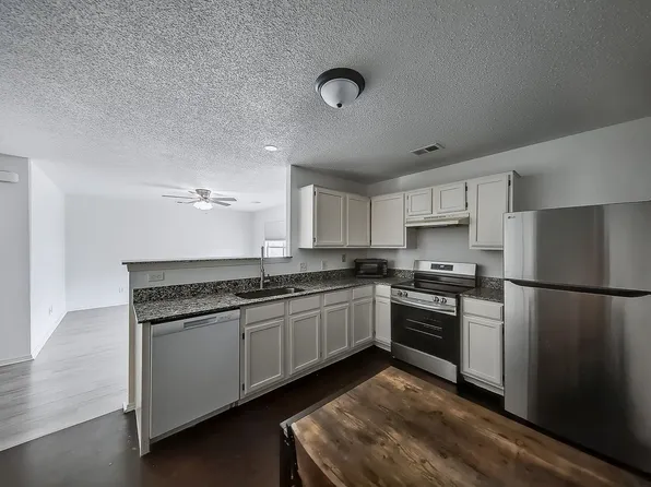 1001 Main St SE #2, Bentonville, AR 72712