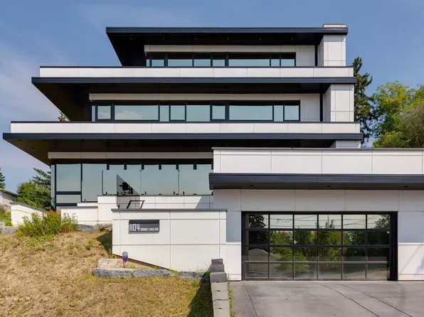 1104 S Drury Ave NE, Calgary, AB T2E 0M4