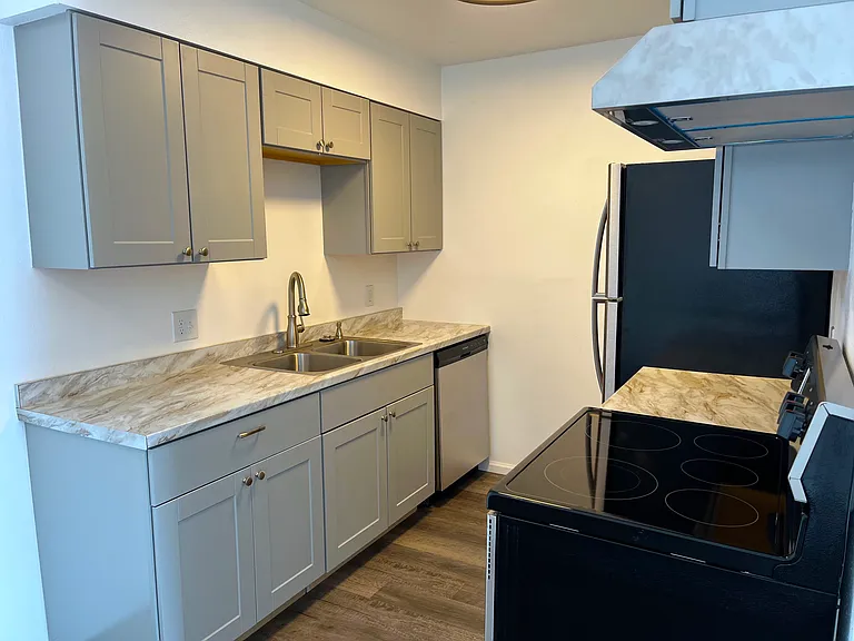 512 E Monroe Dr #D418 — Photo 7