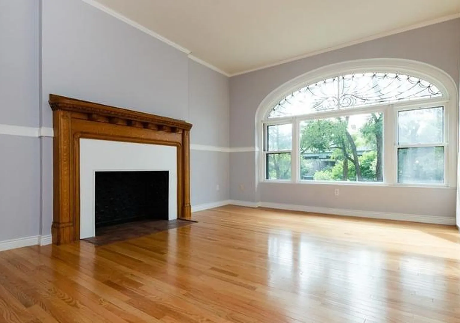 Historic Charm in Back Bay — Photo 1
