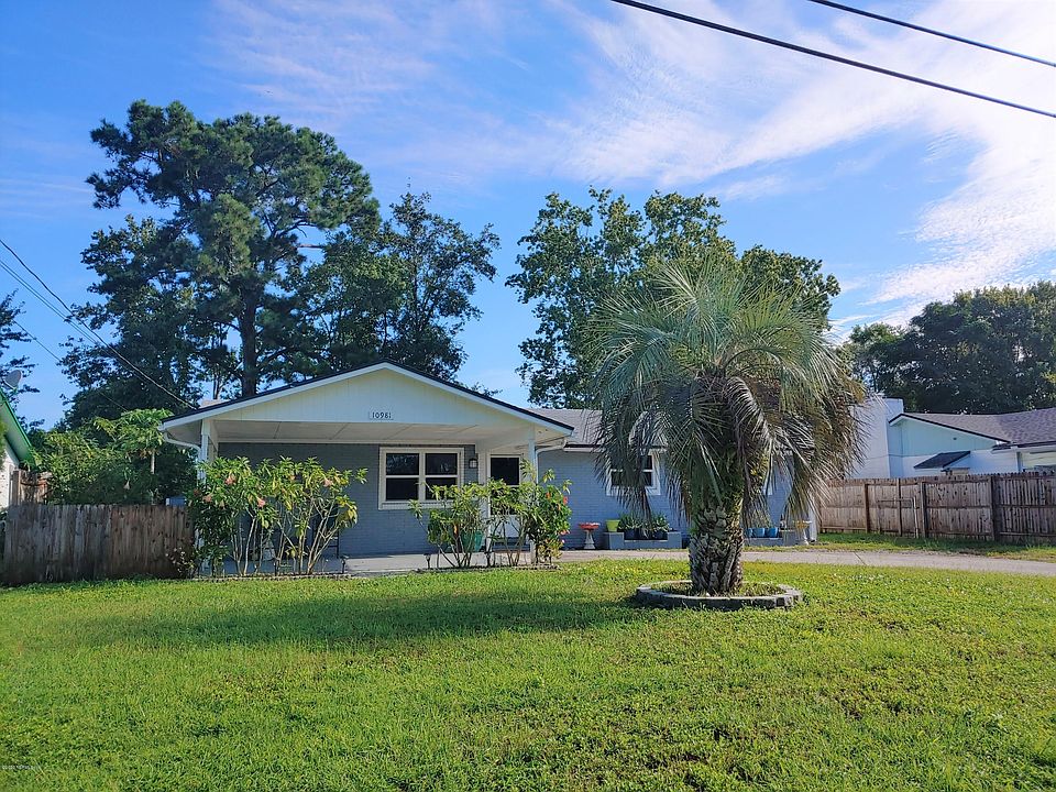 1st image of 10981 Luana Dr N