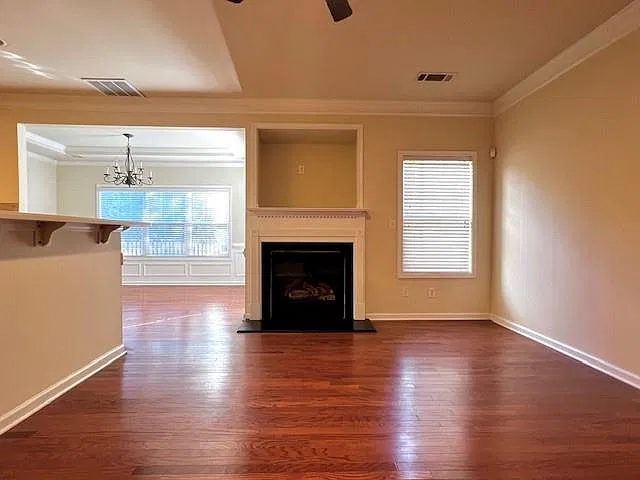 3 bed, 2.5 bath, 2045 sqft, $2,445 — Photo 3