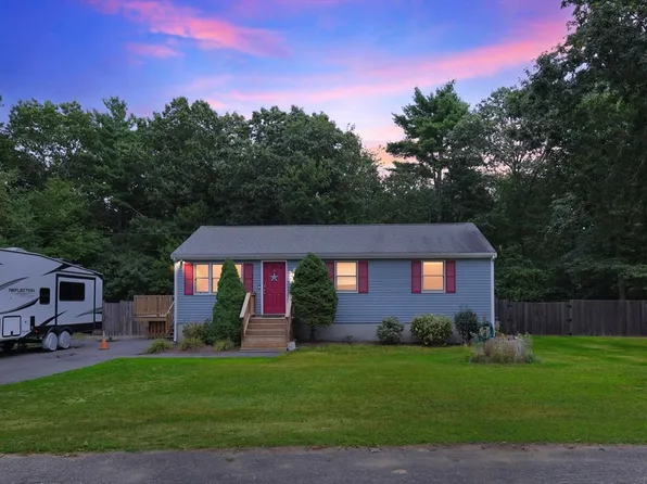 9 Murdock St, Carver, MA 02330