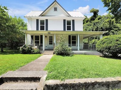 329 N Beaver Dam Ave, Damascus, VA, 24236