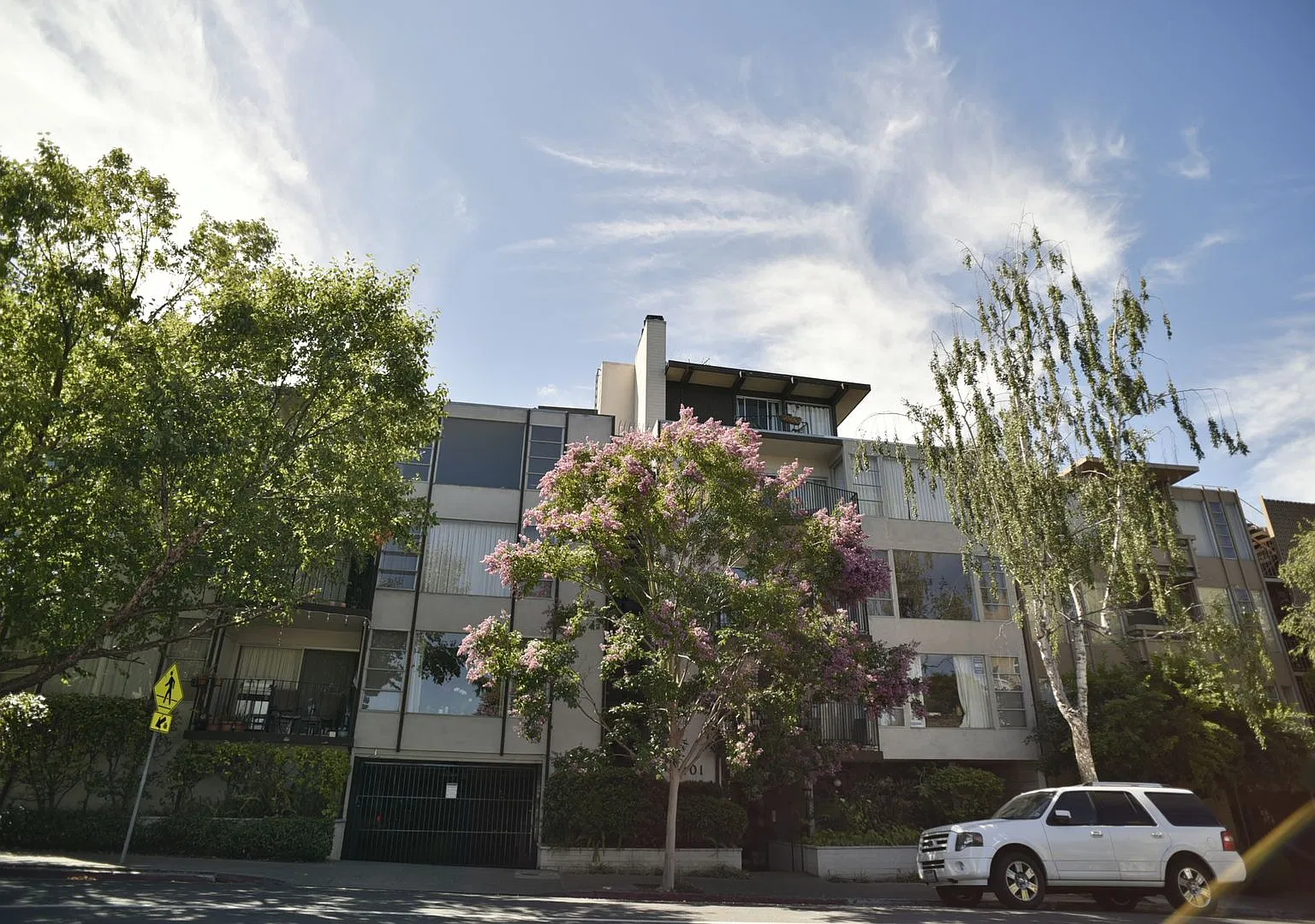 5401 Broadway Terr. — Photo 1