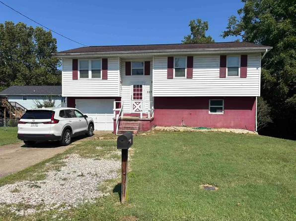 527 Lynn Rd, Kenova, WV 25530