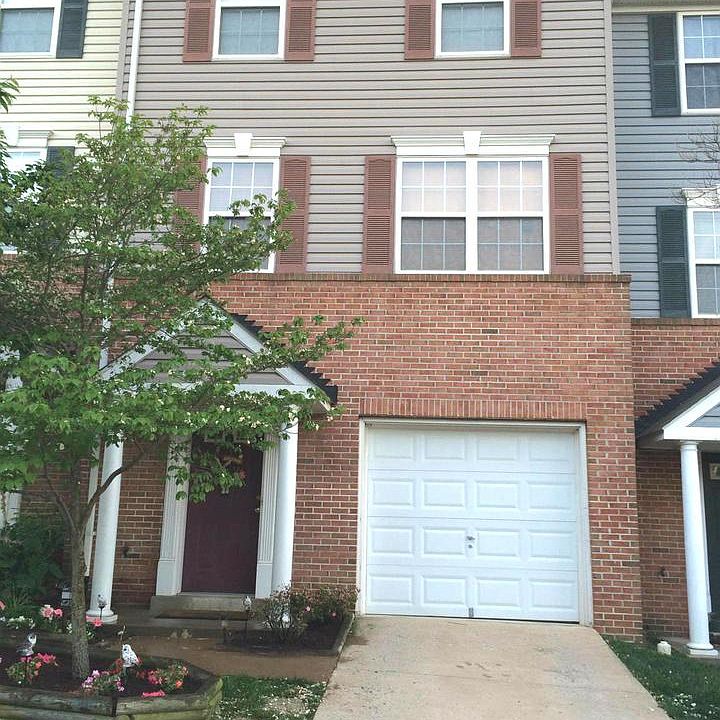 1st image of 15 Quarterpole Ct