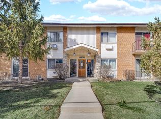 8876 Golf Rd APT 2C, Des Plaines, IL 60016