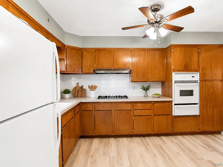 26 Lancaster Rd #UPPER — Photo 6