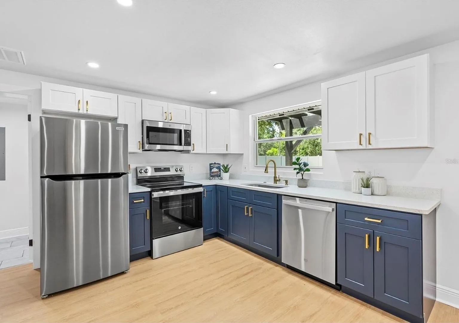 Charming 2BR House in Tampa — Photo 1