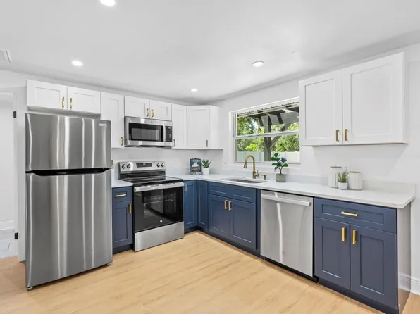 1517 E Giddens Ave #A, Tampa, FL 33610