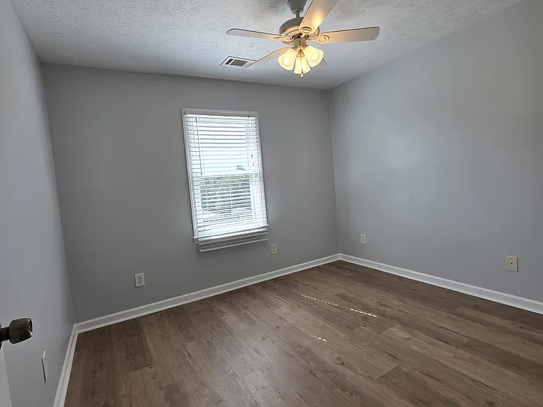 98 Lee Road 2095 — Photo 19