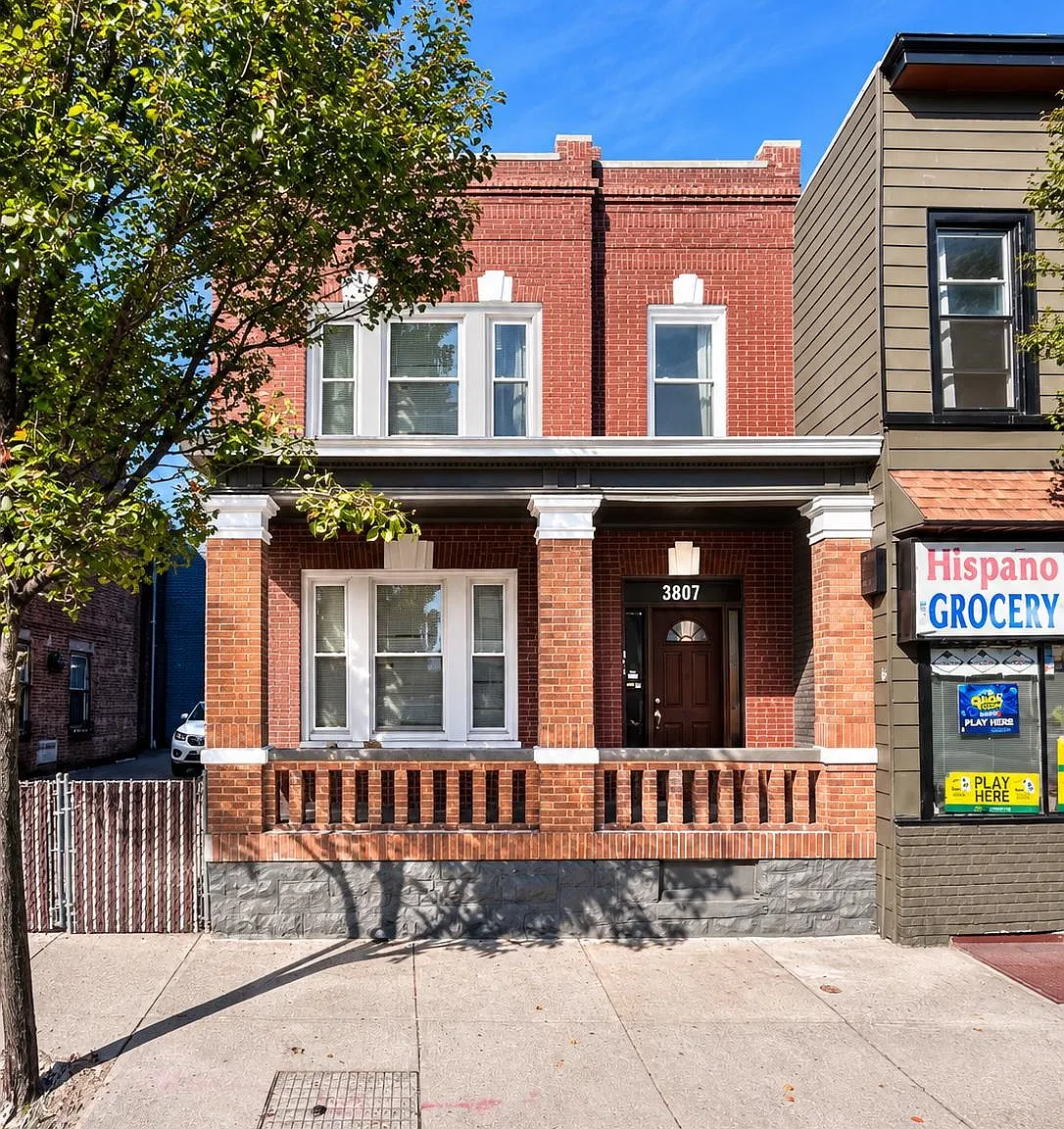 3 bed, 1.0 bath, $2,900 — Photo 1