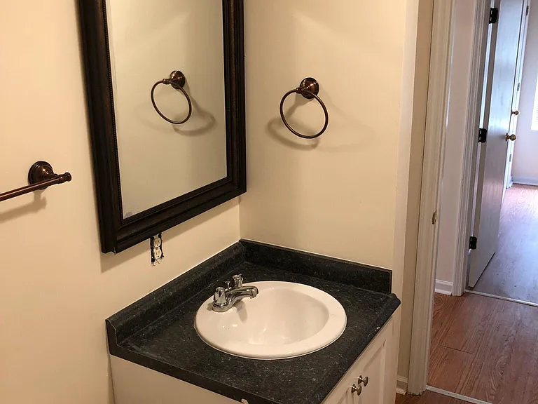 715 Sheridan Ave — Photo 15
