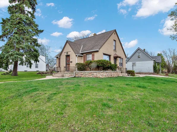 4235 West Fairmount AVENUE, Milwaukee, WI 53209