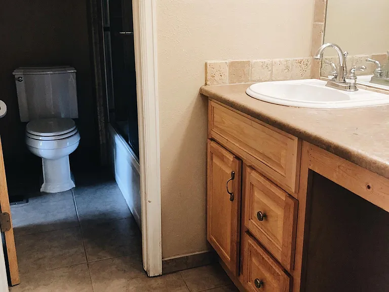 1150 Monroe Dr #B — Photo 8