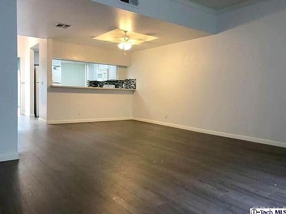 5th image of 10926 Moorpark St APT 19