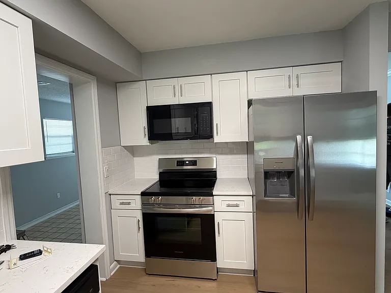 5004 Redstone Dr — Photo 3