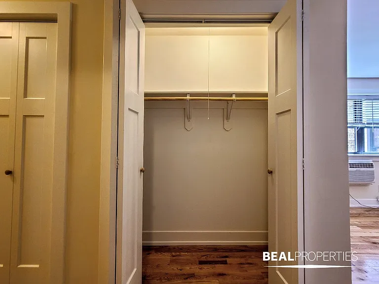 555 W Arlington Pl #503 — Photo 9