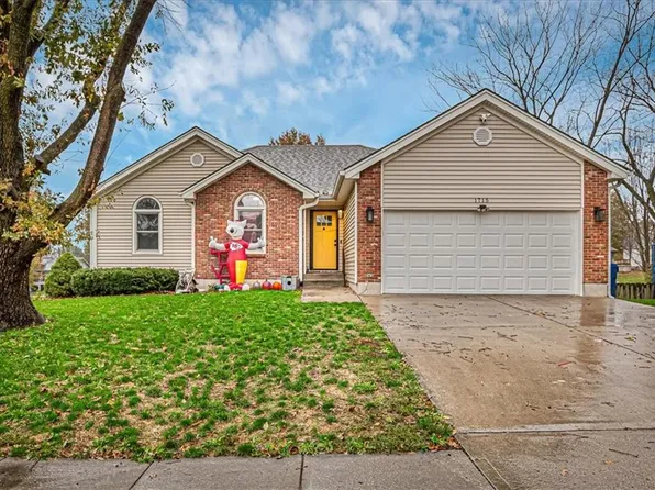 1715 Patricia Dr, Kearney, MO 64060