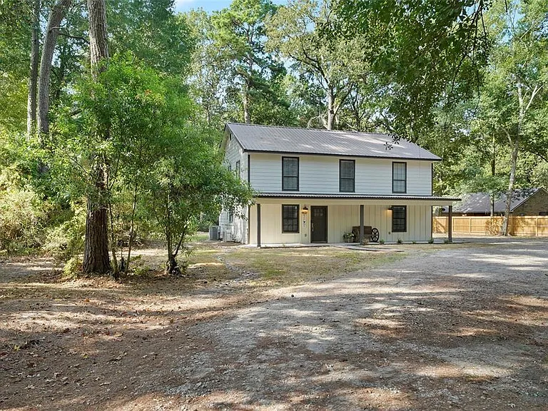 287 Blue Lake Dr — Photo 1