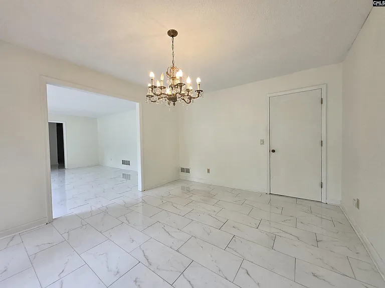 77 Northlake Rd — Photo 14