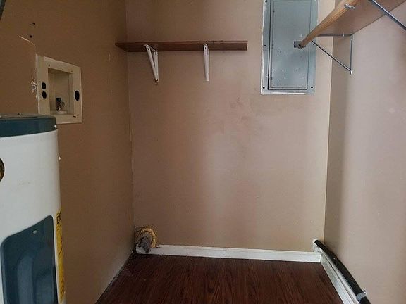 3rd image of 1101 Midway Ct #B