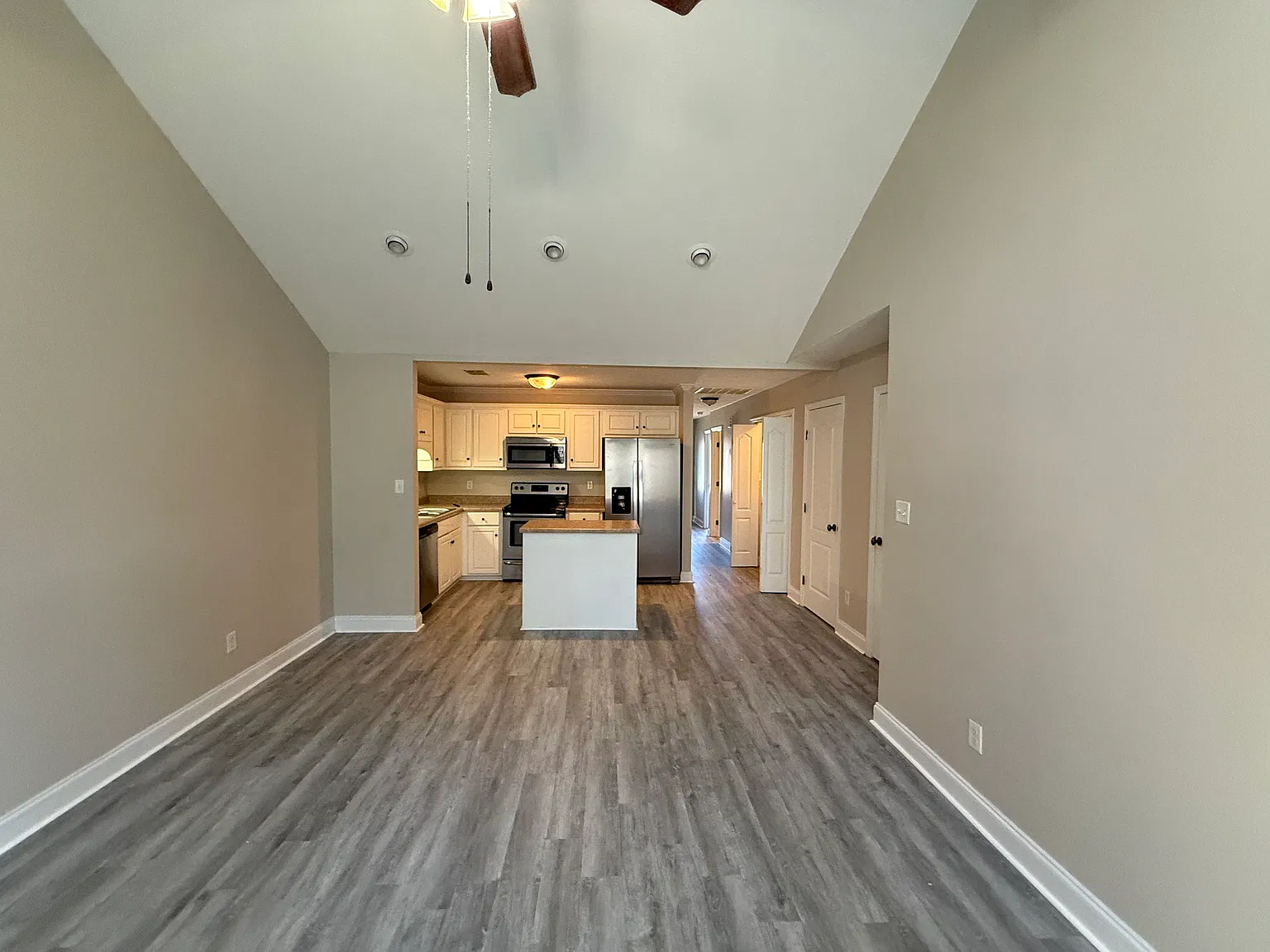 853 Bryan Cir — Photo 3