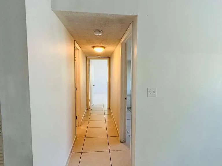 724 NE 4th St #5 — Photo 4