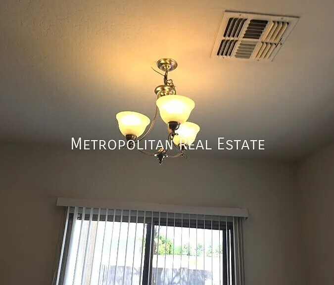 1064 S Jesse Pl — Photo 3