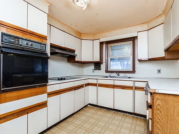 4th image of 51 Pincushion Rd