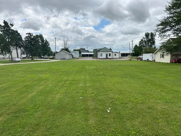 21 E Star Rd, Rossburg, OH 45362