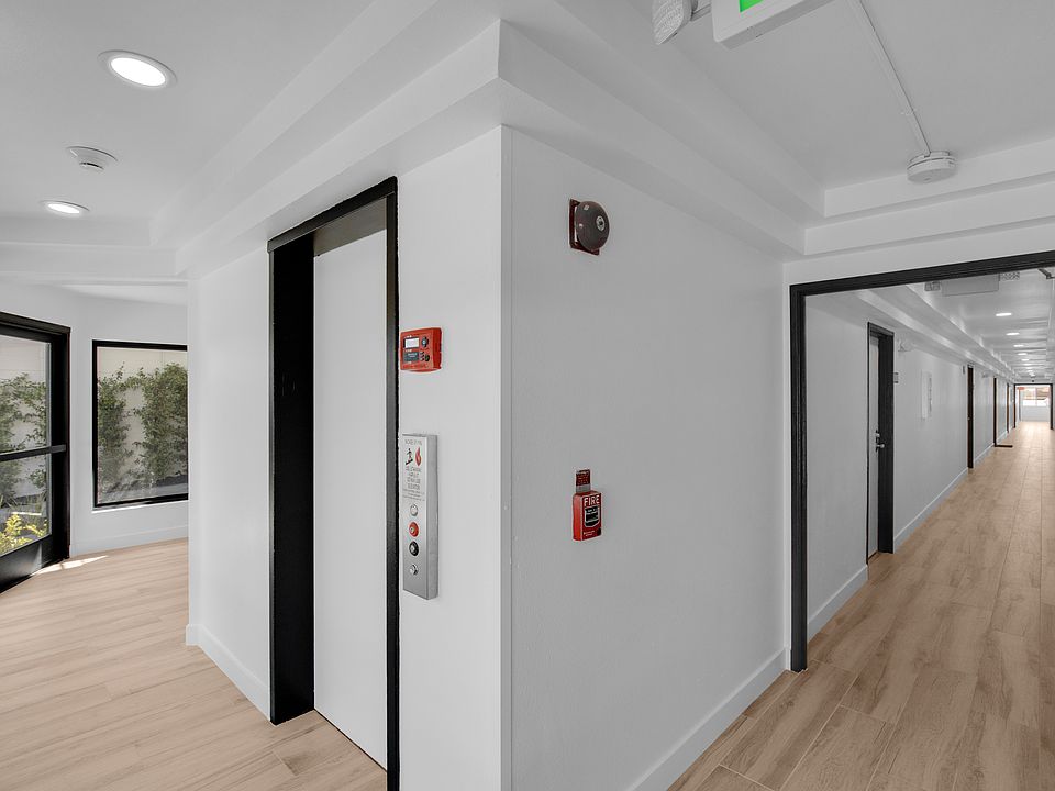 1st image of 6825 Haskell Ave #7762eac84