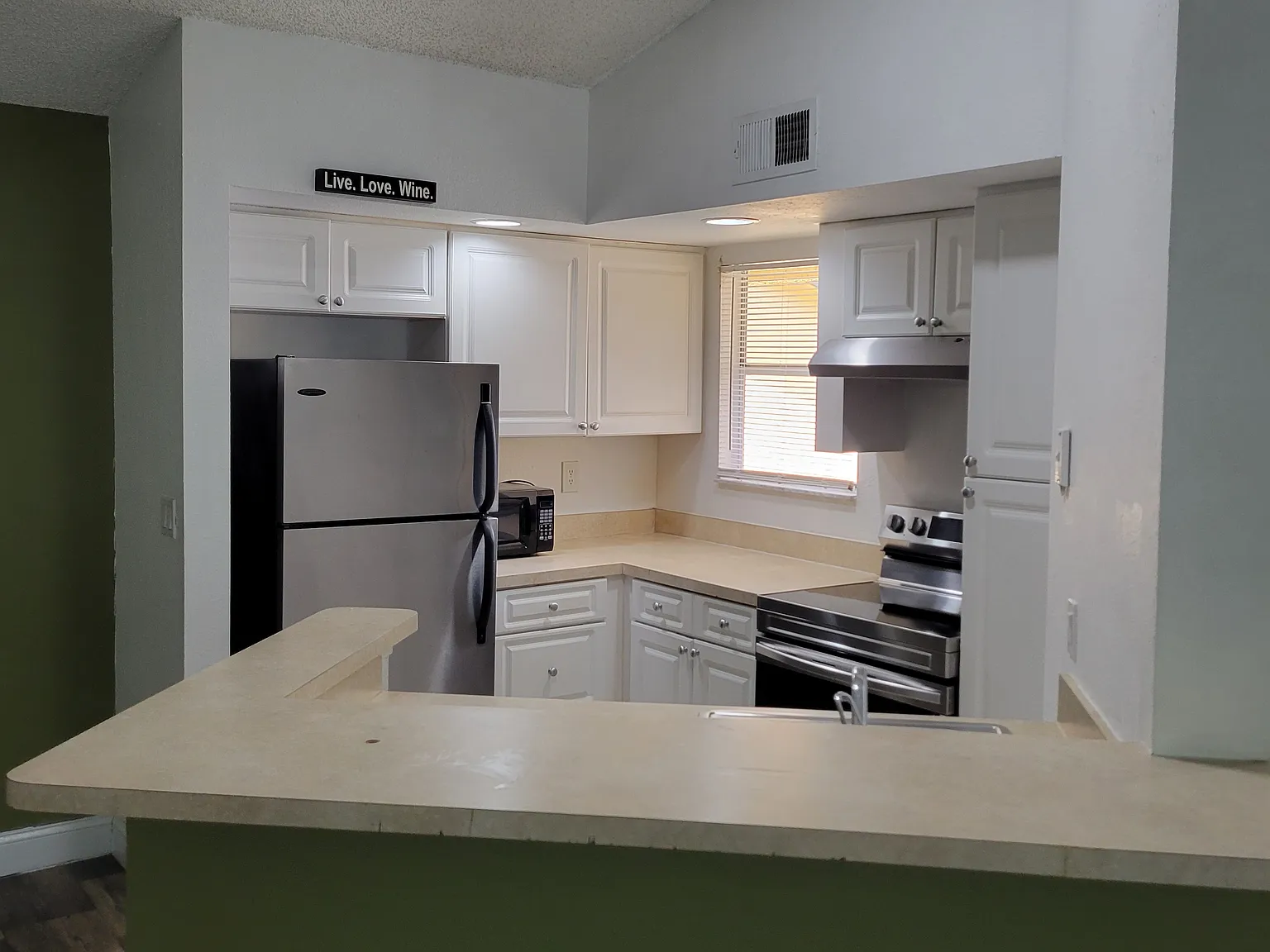4512 Commander Dr — Photo 3