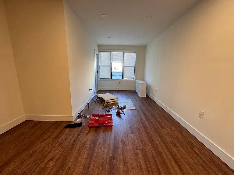 11420 Queens Blvd #3 — Photo 7