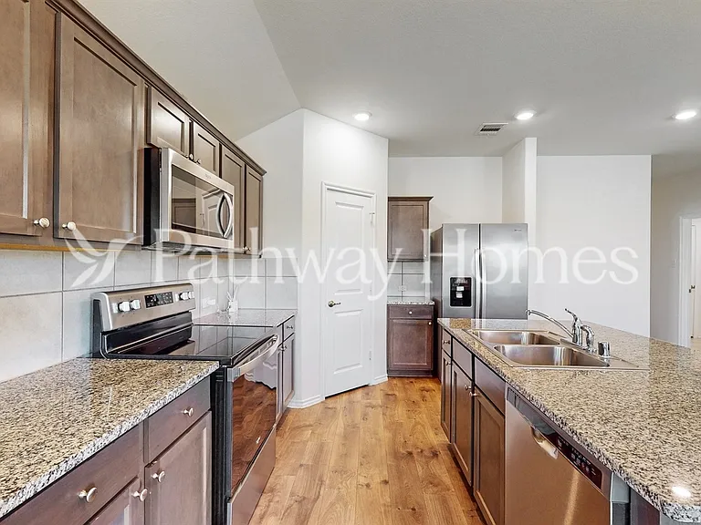 957 English Dr — Photo 8