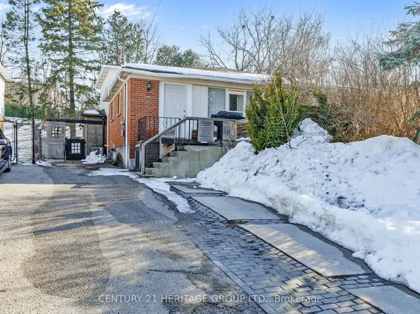 795 Greenfield Cres, Newmarket, ON L3Y 3B2