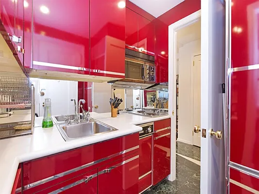 Sold by Sotheby's International Realty | media 7