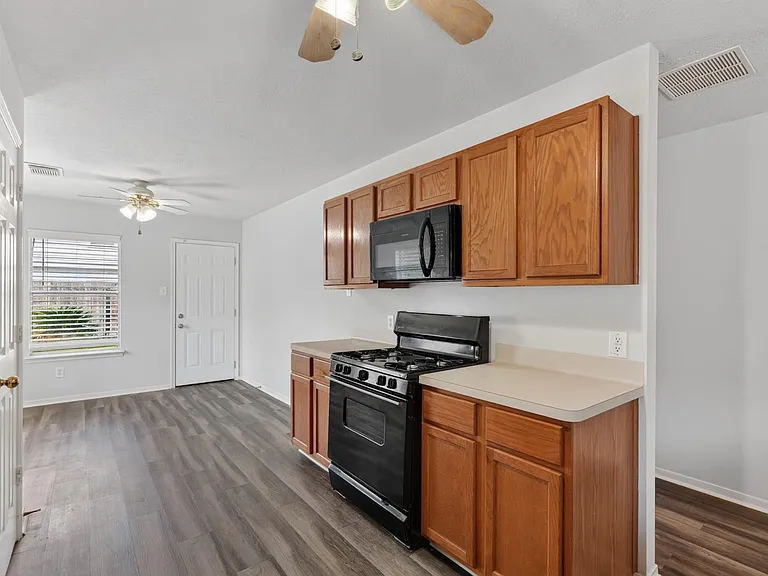 21907 Willow Shade Ln — Photo 12
