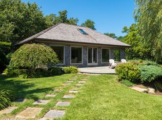 203 Nobska Rd, Falmouth, MA 02543