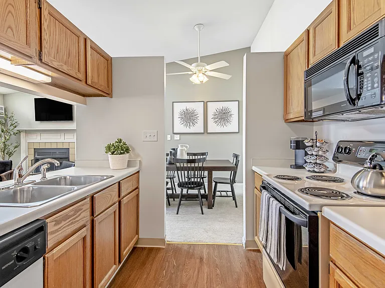 Foxcroft Apartments Kitchen